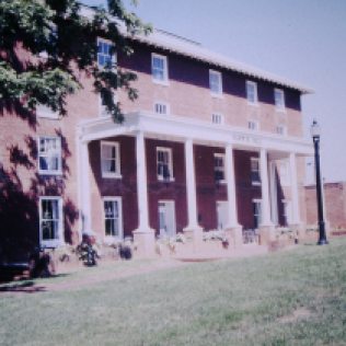 Washington College: Harris Hall